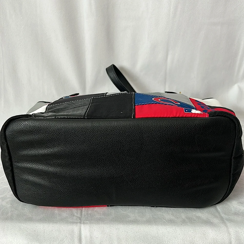 The Bradford Exchange Chicago Cubs Messenger Bag Purse 🐻🐻 - Picture 5 of 9
